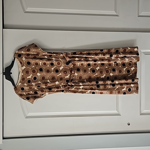 Belted dress, fabric has great texture/drape. - Picture 2 of 6